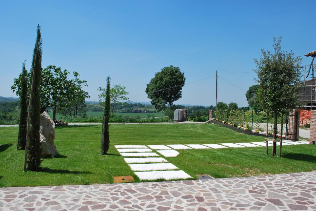 Antico Stemma Corte Meneghella Monzambano Exterior foto